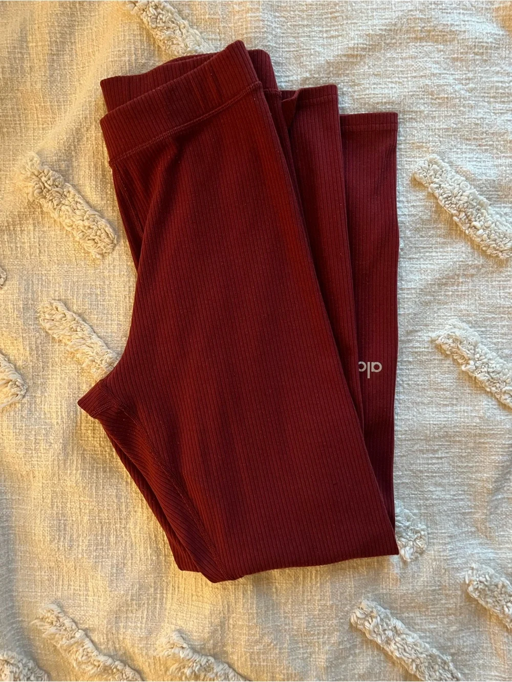 Alo Yoga Ribbed set in Cranberry